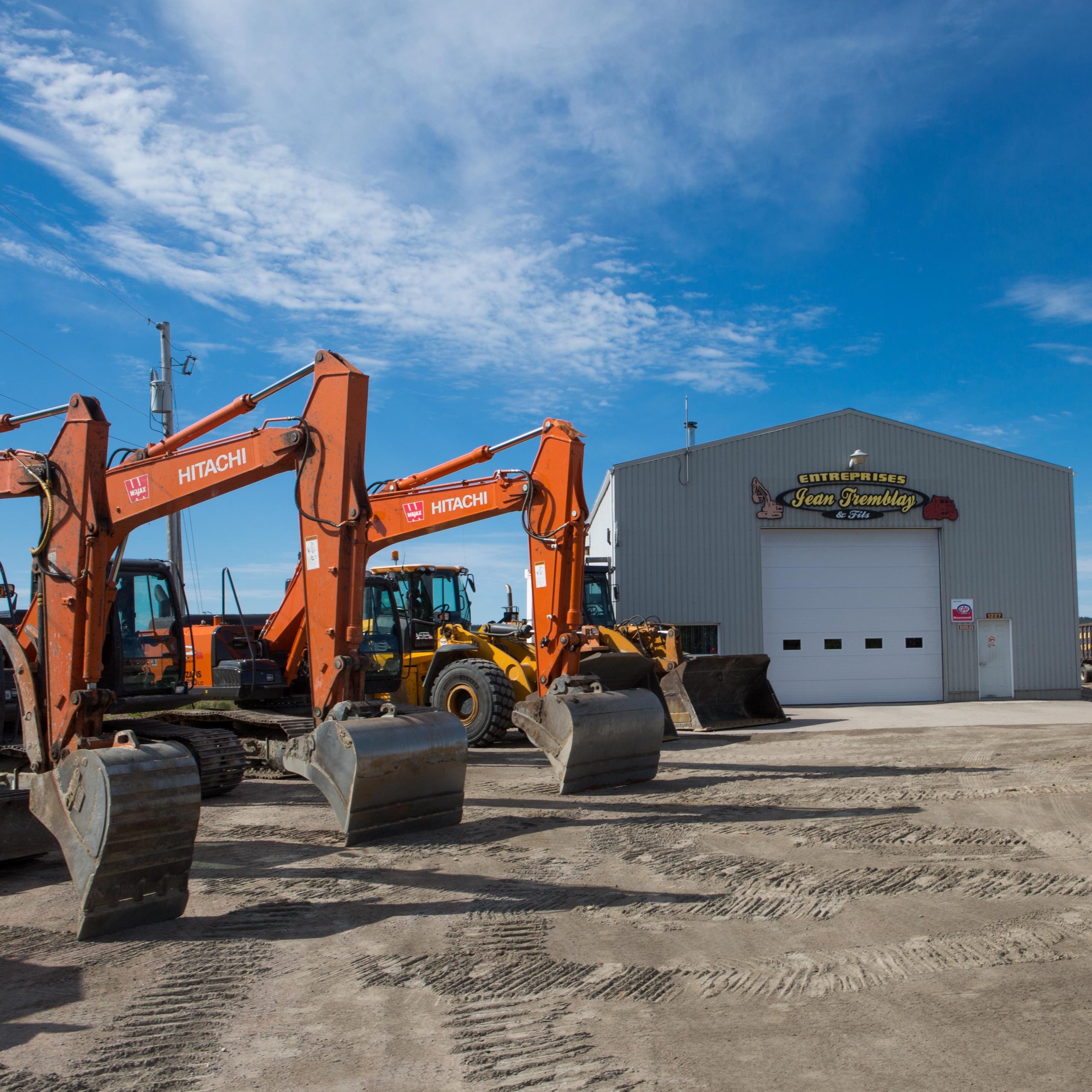 Entreprises-Jean-Tremblay-et-Fils-Image-Carroussel-Garage-et-Camions