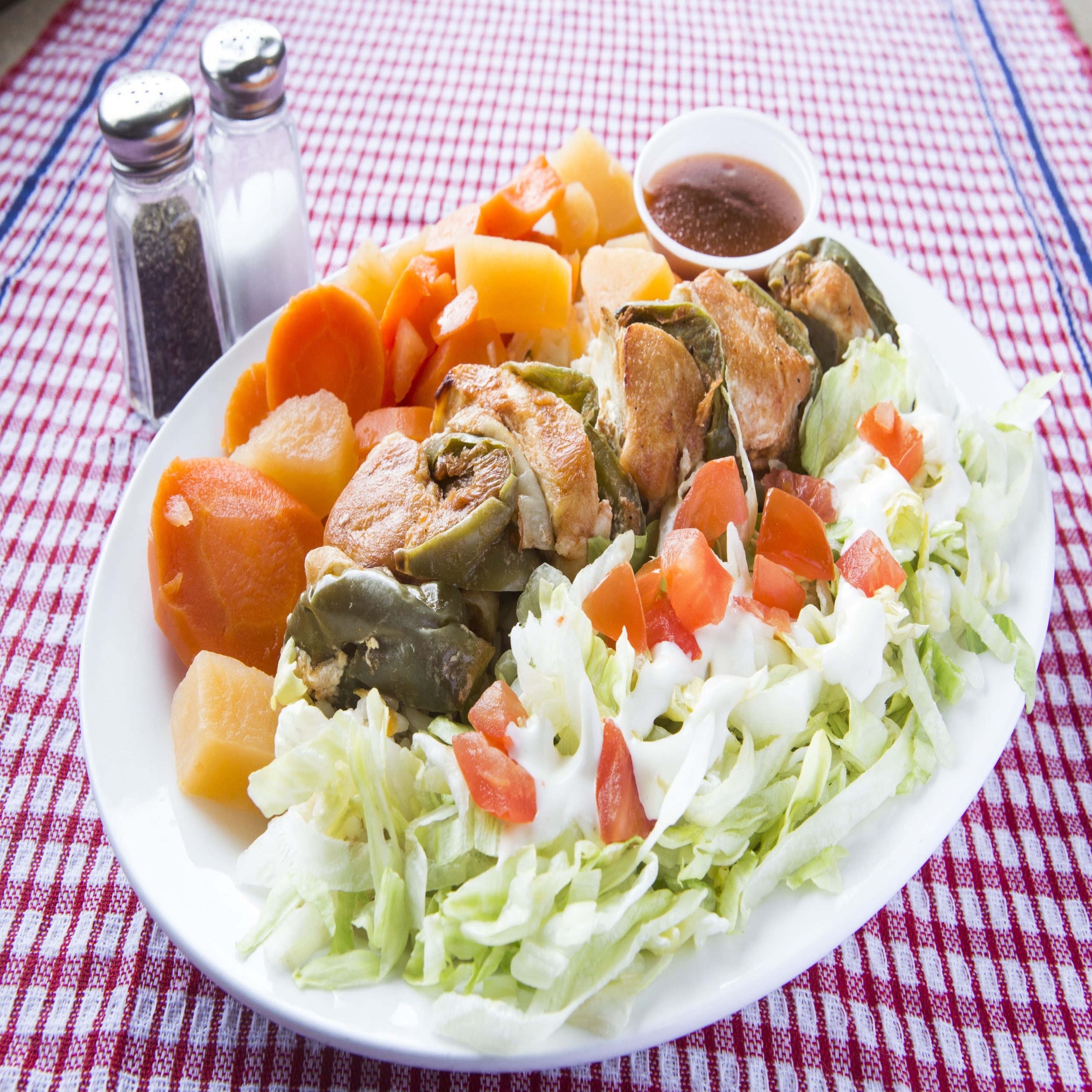 Restaurant-La-Bonne-Cuisine-Service-Menu-du-Jour-Brochette-de-Poulet